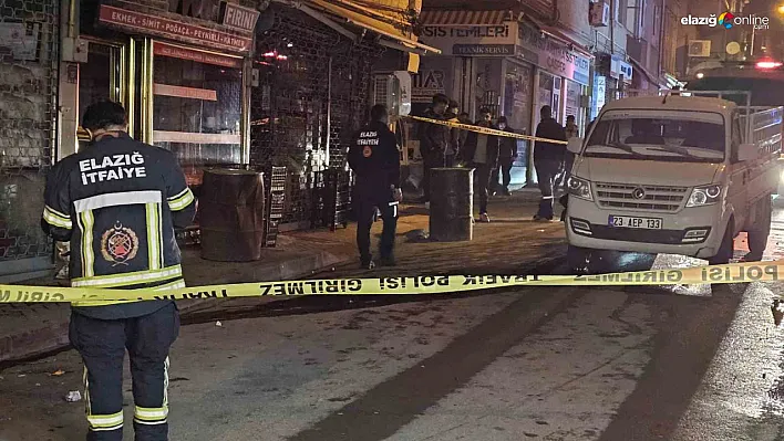 Elazığ'da Facia Kıl Payı Önlendi: Motosiklet Pikapa Çarptı, Benzin Yola Aktı