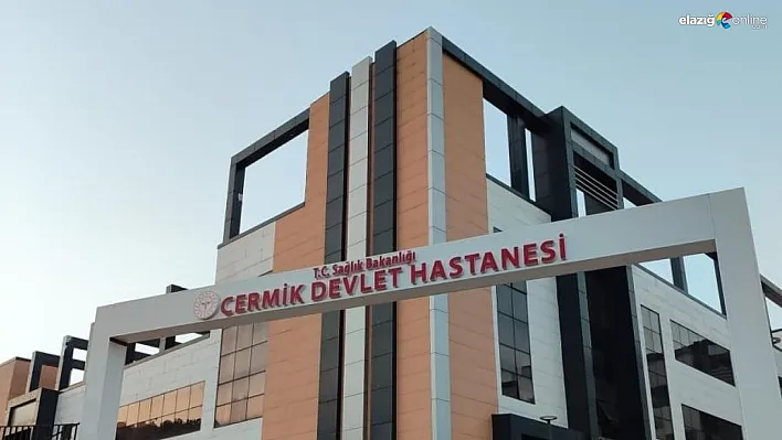 Motosikletli şahıs, araçtan indirdiği kadını bıçaklayıp kaçtı