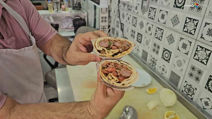 Çiğköfte ve Kavurma Aynı Dürümde Buluştu! Tadan Bir Daha Vazgeçemiyor!