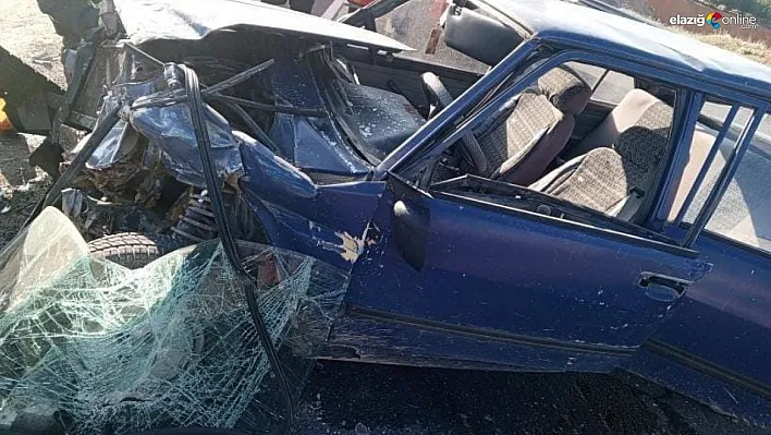 Otomobil bariyerlere çarparak hurdaya döndü: 1 yaralı
