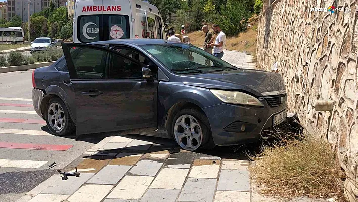 Elazığ'da Trafik Kazası: Otomobil Duvara Çarptı, 1 Yaralı!