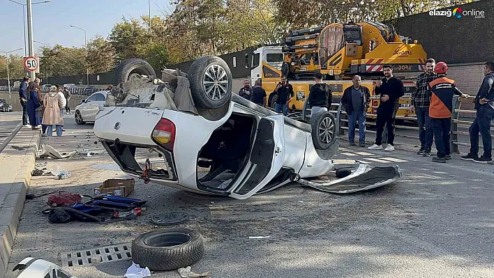 Elazığ'da Araç Karşı Şeride Geçti, 2 Kişi Yaralandı!