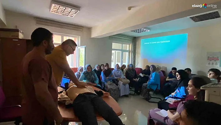 Palu Devlet Hastanesi'nde Acil Durumlar İçin CPR Eğitimi!