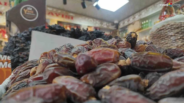 Ramazan ayının vazgeçilmezi hurma tezgahlarda