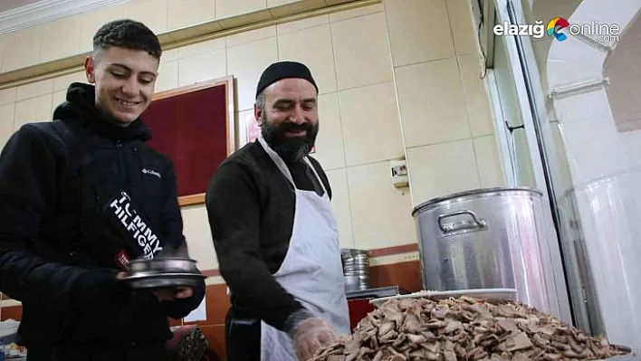 Sabah namazından sonra soluğu paçacıda alıyorlar