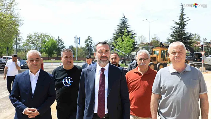 Şahin Şerifoğulları Sahada: Elazığ'da Asfalt, Kavşak ve Kaldırım Çalışmaları Hızlandı!