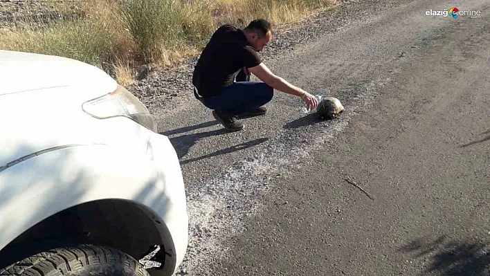 Elazığlı vatandaş bir damla suyla yüreklere dokundu
