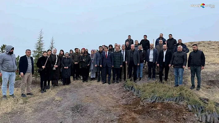 Elazığ'da 'Öğretmenim için Bir Fidan' Etkinliğiyle Anlamlı Kutlama