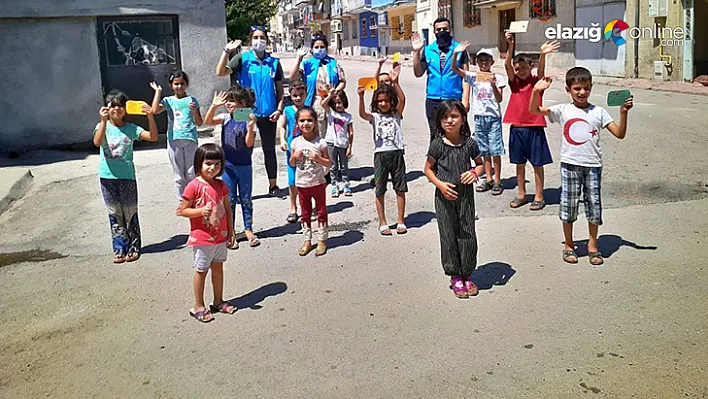 Sosyal Uyum ve Gençlik Projesi kapsamında çocuklar bayramda unutulmadı