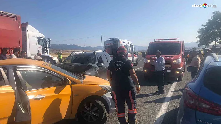Elazığ Kovancılar'da Feci Kaza: Taksi ve Otomobil Çarpıştı!