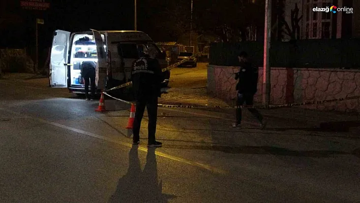 Ticari takside silahla yaralayıp yola attılar