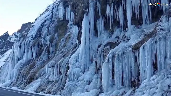 Tunceli'de 'Ağlayan Kayalar' dondu