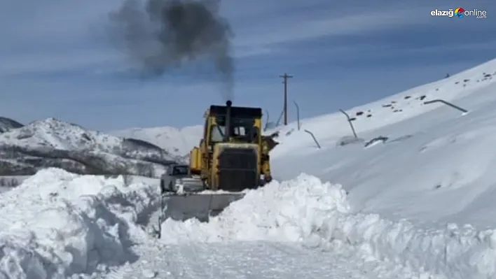 Tunceli'de kardan kapanan köy yolunu açmak için çalışmalar sürüyor