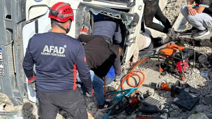 Tunceli'de mikser devrildi: 1 yaralı