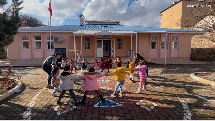 Tunceli'de okul bahçeleri şenlik alanına döndü