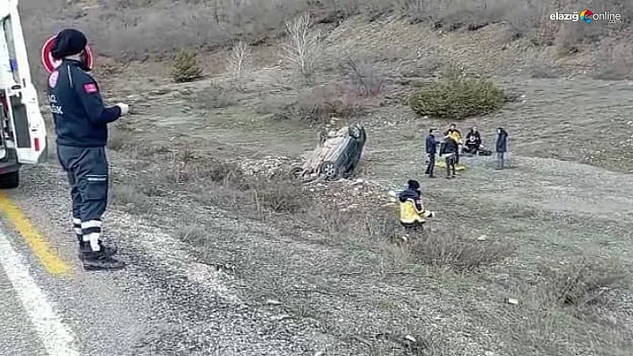 Tunceli'de otomobil şarampole yuvarlandı: 2 yaralı