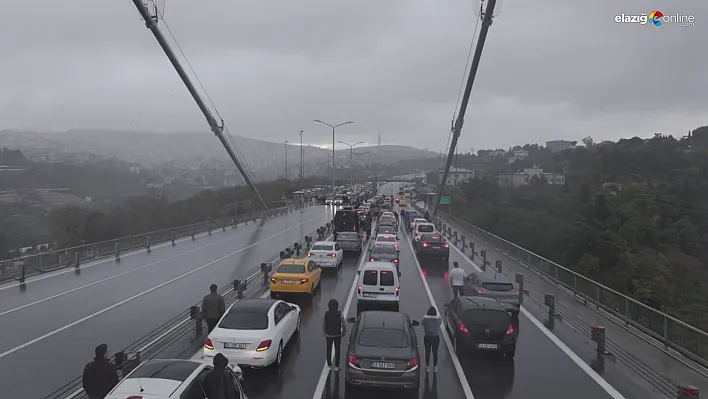 Türkiye, Atatürk'ü Vefatının 86. Yılında Saygıyla Andı: Saat 09.05'te Hayat Durdu