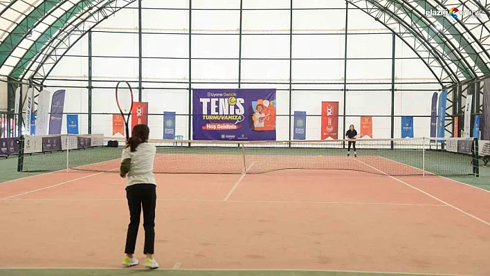 Uyanış Gençlik 2. Tenis Turnuvası devam ediyor