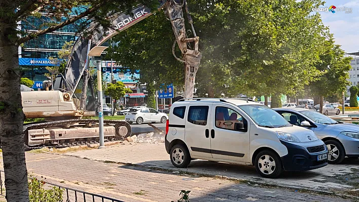 Uyarı Yok, Alternatif Güzergah Yok! Elazığ'da Kavşak Çalışması Trafiği Felç Etti!