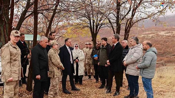 Vali Usta, 33 er şehitler anıtında incelemelerde bulundu