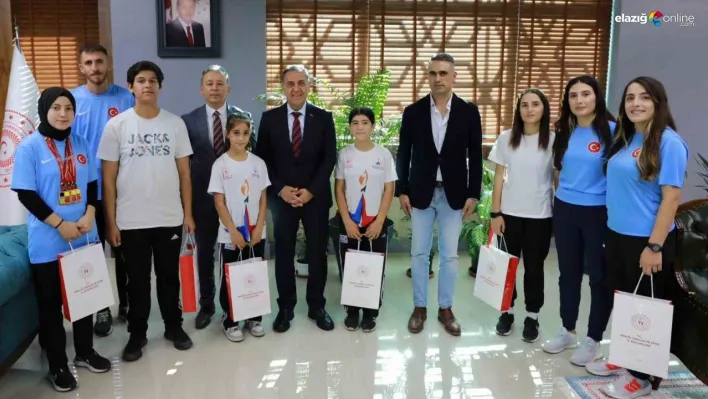 Vali Usta bocce sporcularını makamında kabul etti