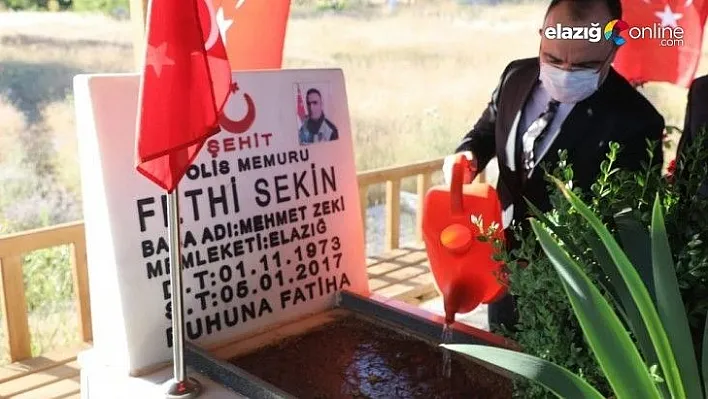 Vali Yırık, şehit Sekin'in kabrini ziyaret etti