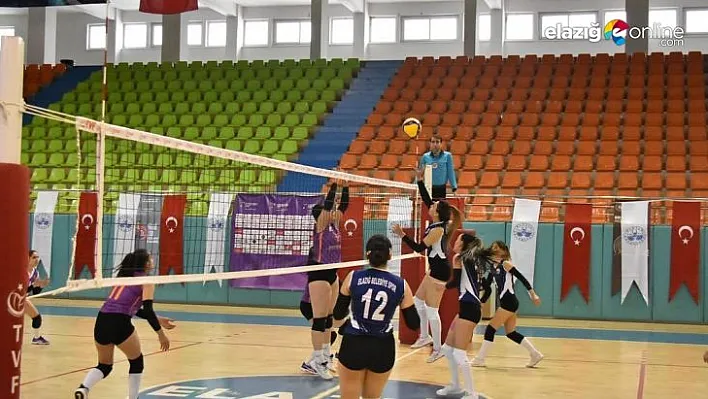 Voleybol 2. Lig: Elazığ Belediyesi Voleybol: 3 - Lice Gençlikspor: 0