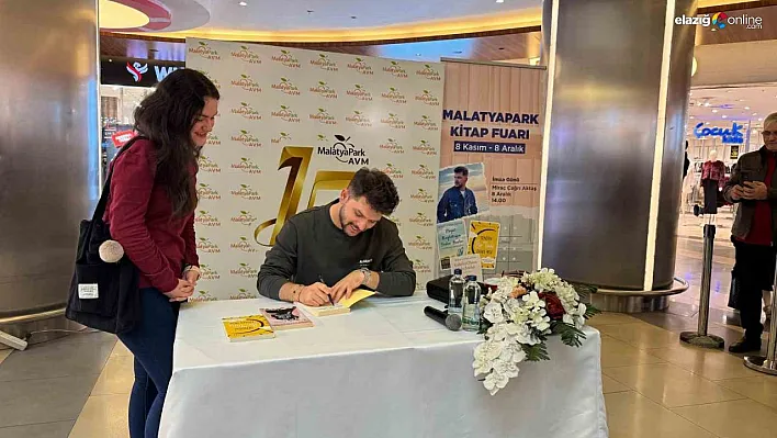 Yazar Aktaş, MalatyaPark Kitap Fuarı'nda Okurlarıyla Buluştu