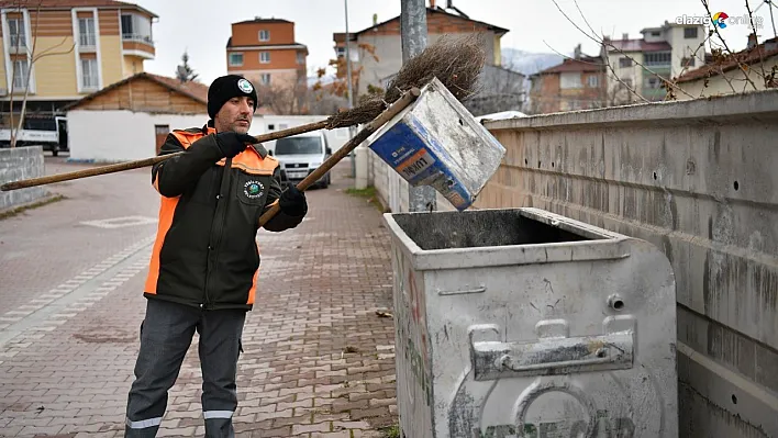 Yeşilyurt'ta temizlik işleri aralıksız sürüyor