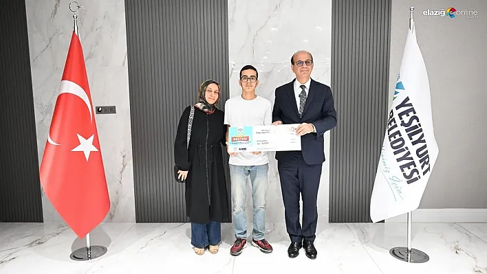 Yeşilyurt'ta YKS'de ilk 2 bine giren öğrencilere ödül