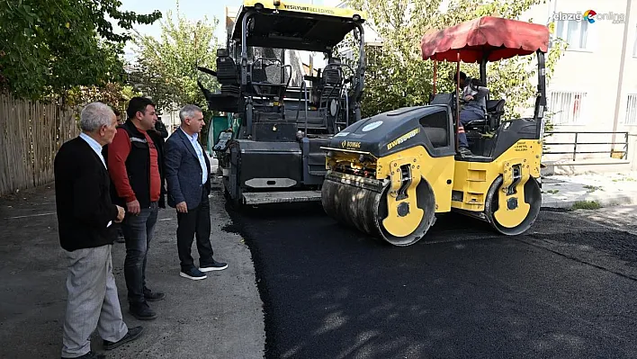 Yeşilyurt'ta yol çalışmaları sürüyor