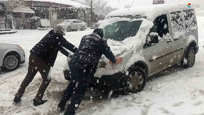 Harput'ta Kar Yağışı Sürücülere Zorluk Çıkardı, Jandarma Hızla Yardıma Koştu!