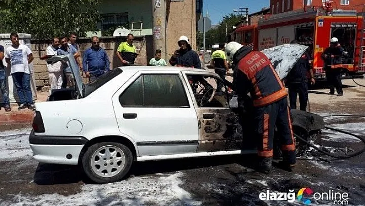 Seyir Halindeki Otomobil Alev Aldı!