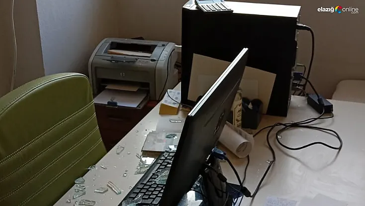 Elazığ'da Aile Sağlığı Merkezine çirkin saldırı: Taşın üzerindeki not şok yarattı!