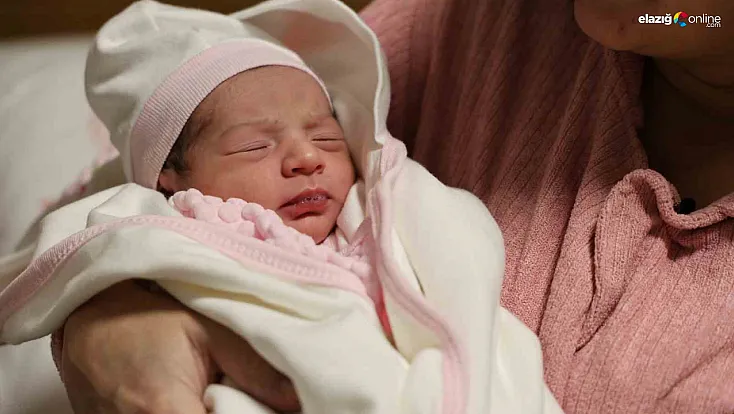 Fethi Sekin’de tatlı telaş: Yeni yılın ilk dakikalarında 4 doğum birden