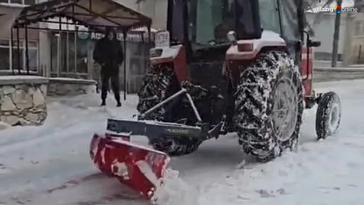 Ağın’da kar seferberliği: Belediye ve vatandaş el ele verdi