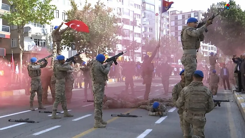 29 Ekim Cumhuriyet Bayramı genel provası renkli görüntüler oluşturdu