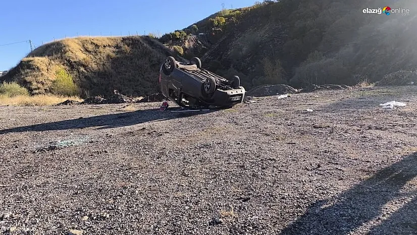 Bingöl'de hafif ticari araç takla attı: 5 yaralı