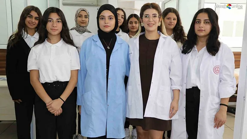 Bu lisede öğrenciler hem meslek öğreniyor hem para kazanıyor