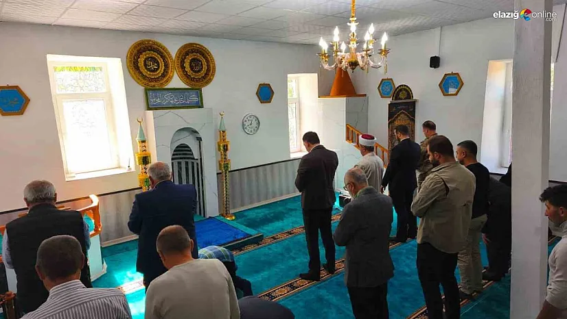 Çemişgezek'te onarımı tamamlanan cami, yeniden ibadete açıldı