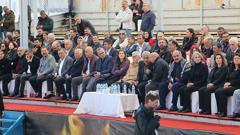 CHP'li vekil HDP'liler ile Diyarbakır'da Nevruz kutlamasına katıldı: Öcalan'a özgürlük istendi