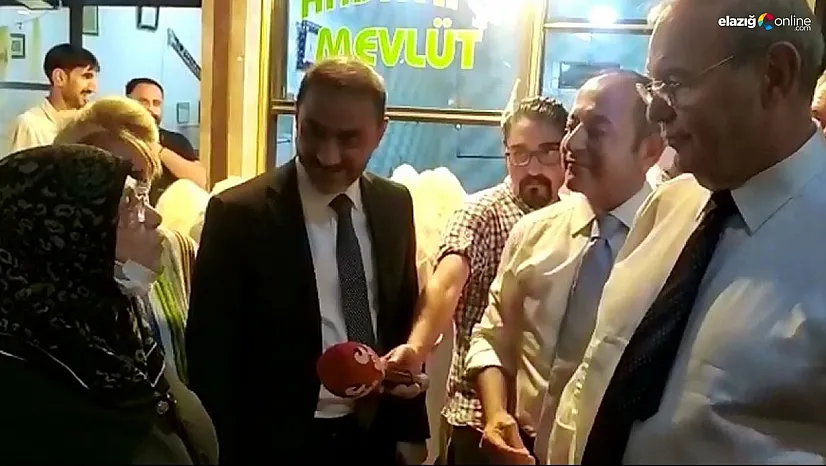 Elazığlı teyzeden CHP'li heyete tepki!