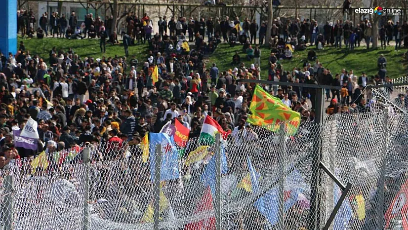 Diyarbakır'da Nevruz kutlamasında terör paçavrası açıp slogan atıldı