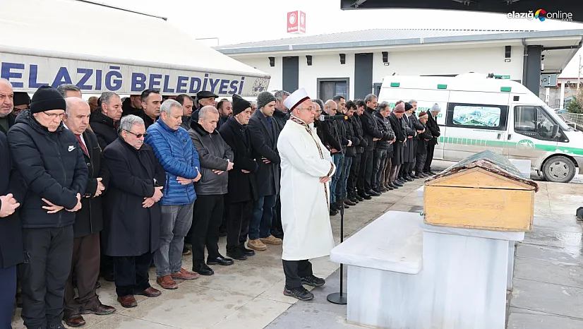 Elazığspor'un eski kaptanından annesine son görev