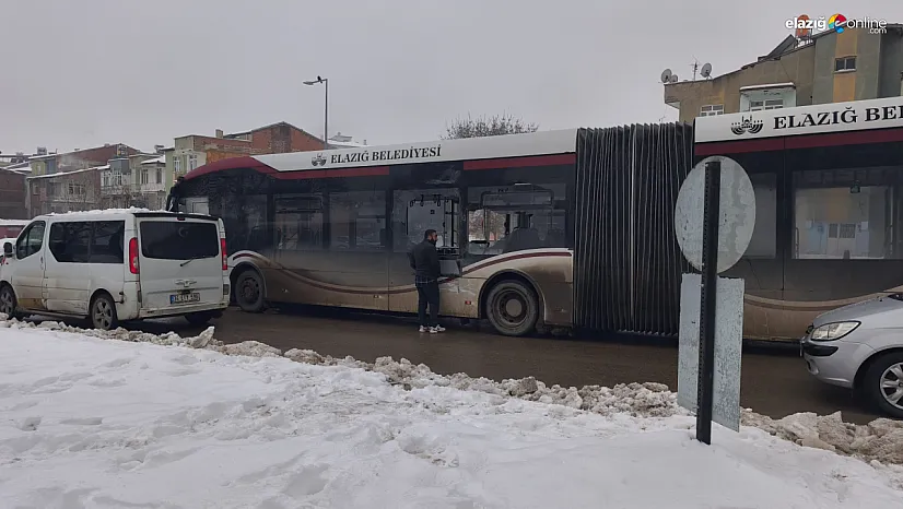 Kamyon otobüse çarptı, şehir trafiği kilitlendi!