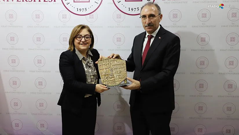 Fatma Şahin'den Rektör Göktaş'a övgü yağmuru!