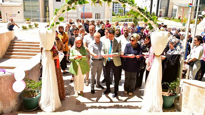 Elazığ Yurtlarındaki Sanat Atölyeleri Öğrencilerin Eserleriyle Taçlandı!