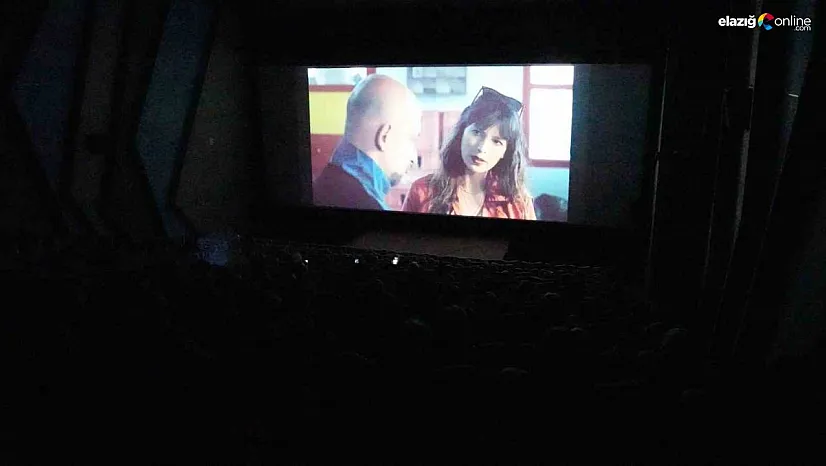 Kadınlar için film gösterimi