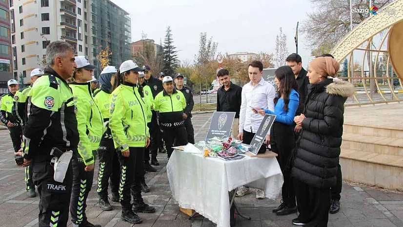 Fırat Üniversitesi İletişim Fakültesi öğrencileri görev başındaki polisleri unutmadı