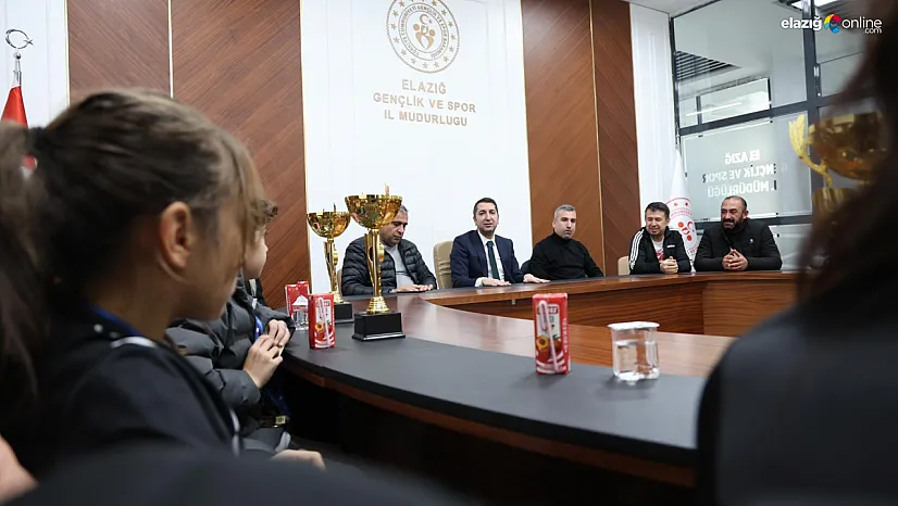 Pistlerin yeni sultanları! Elazığlı eskrimciler Sivas ve Konya'da kürsüyü kapattı